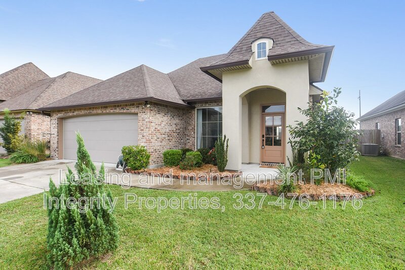 Broussard House: 308 Overbrook Dr