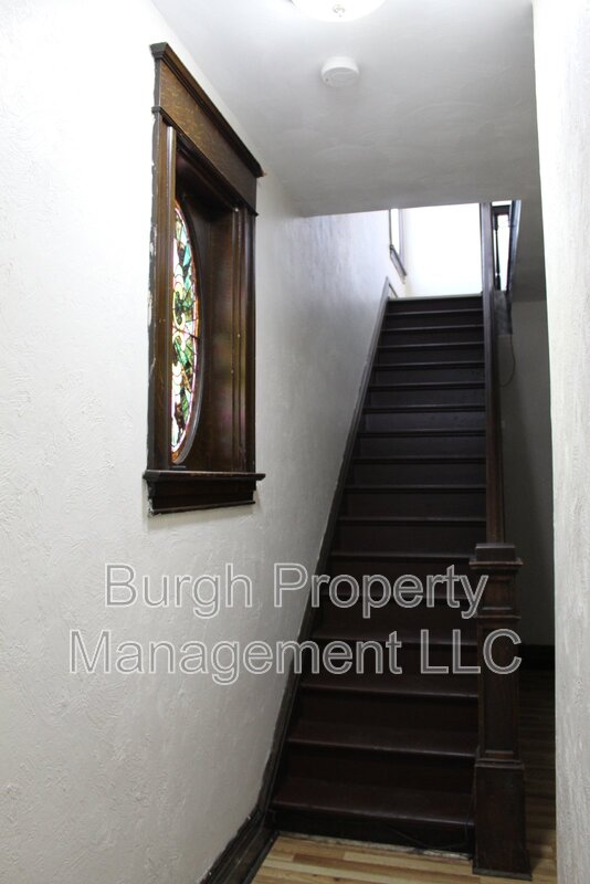 Carnegie Condo: 213 6th Ave