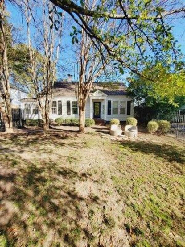 Memphis House: 816 Charles Place