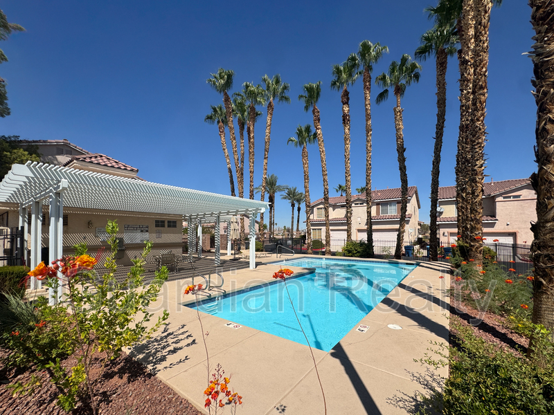 Las Vegas Townhome: 76 Belle Maison Ave