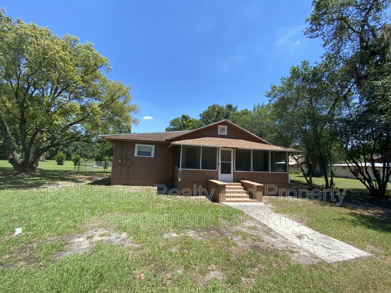 Lakeland House: 5608 Old Highway 37