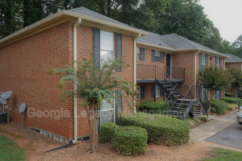 athens House: 1688 Prince Avenue
