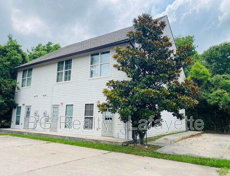 Lafayette Townhome: 428 General Mouton