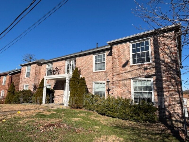 Louisville Condo: 3221 Kemmons