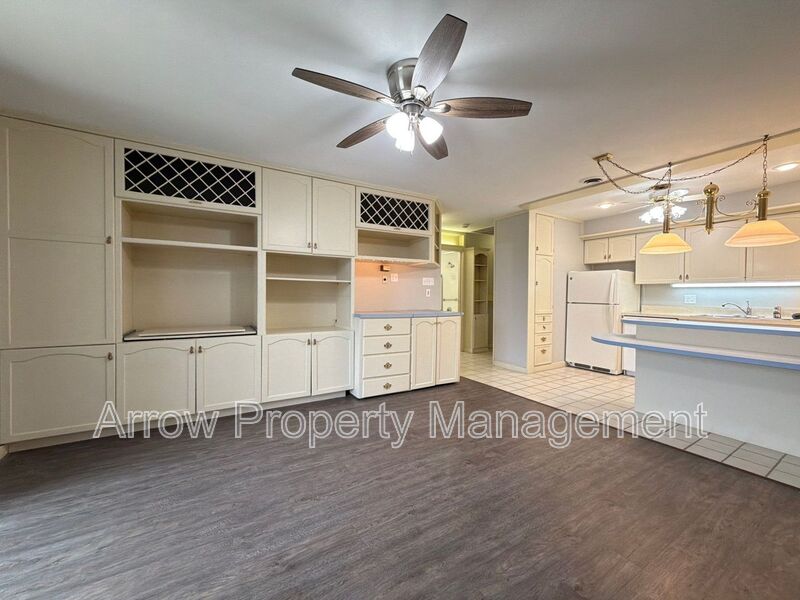 Lincoln House: 2501 N Street-315