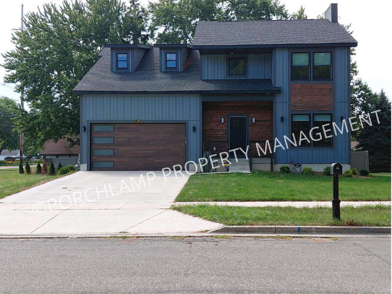 Grand Haven House: 1034 Arlington Avenue