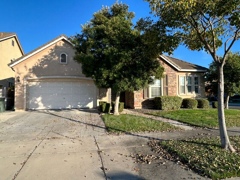 Merced House: 4450 Mullin Ct.