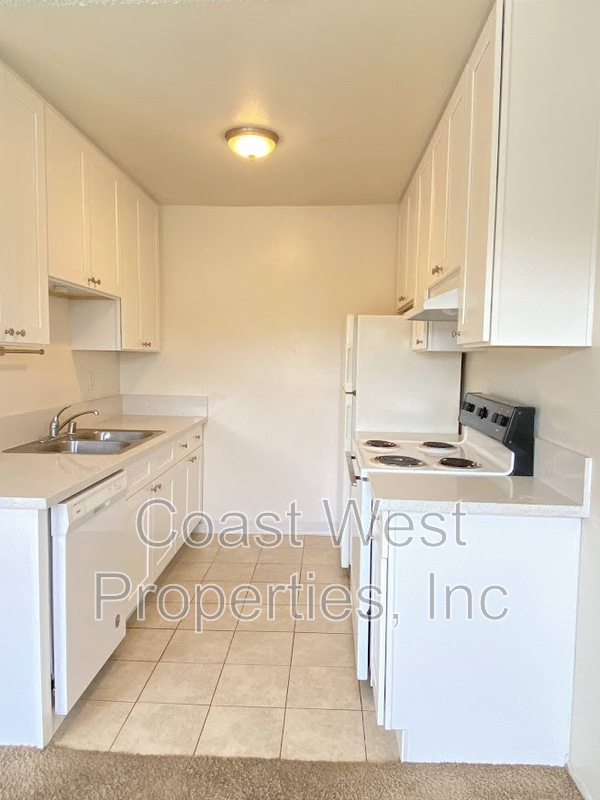 San Diego Apartment: 4978 Niagara Ave