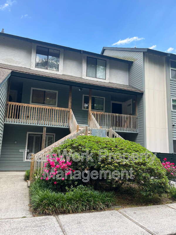 Mt. Pleasant Condo: 1161 Shadow Lake Cir