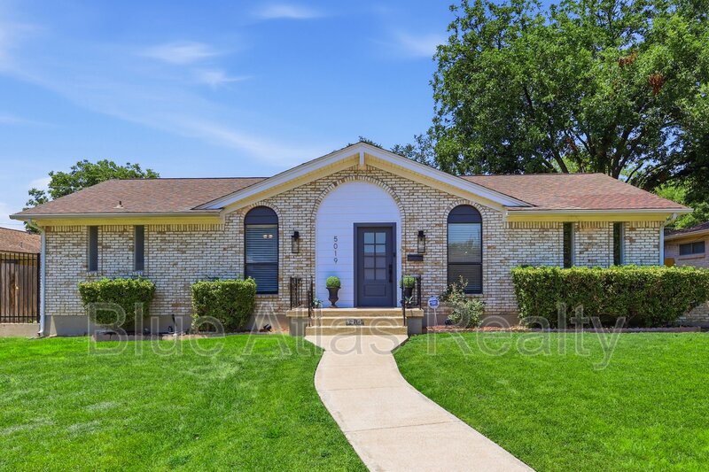 Dallas House: 5019 Blanchard Drive