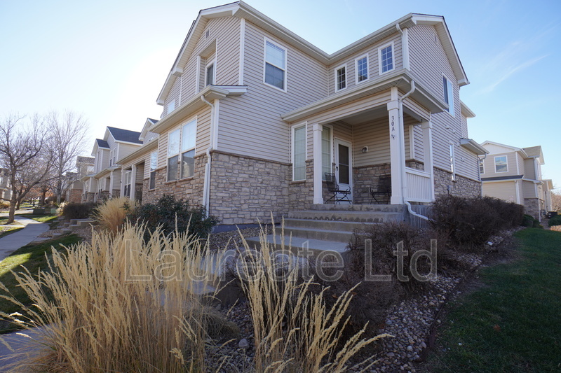 Commerce City Townhome: 9758 Laredo St.