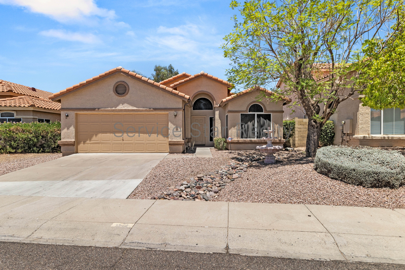 Phoenix House: 1318 E Saint John Rd