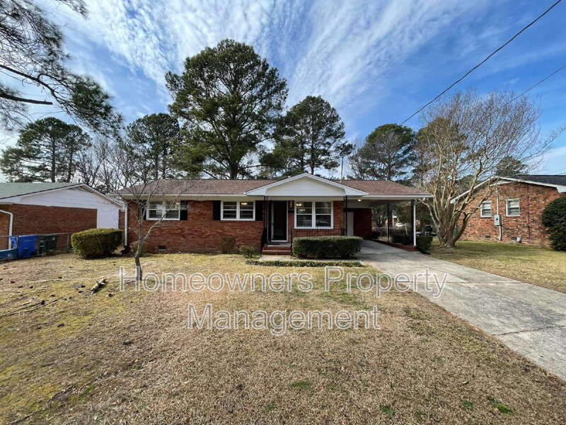 Fayetteville House: 718 Dwain Dr