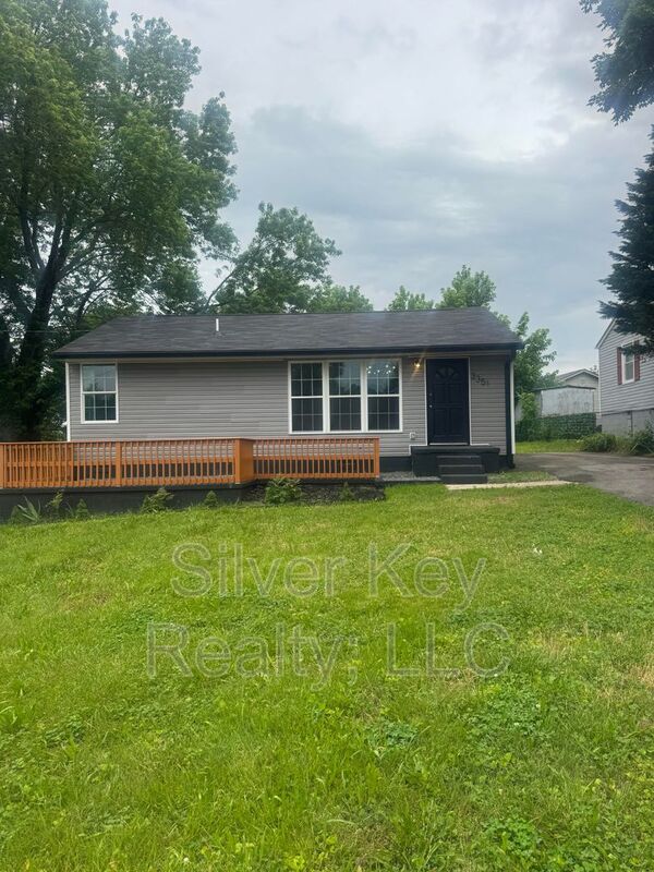 Knoxville House: 3351 Coffman Drive