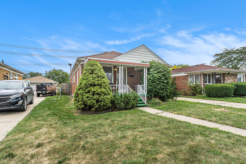 Request a Viewing for 1569 Sycamore Street Tenant Turner