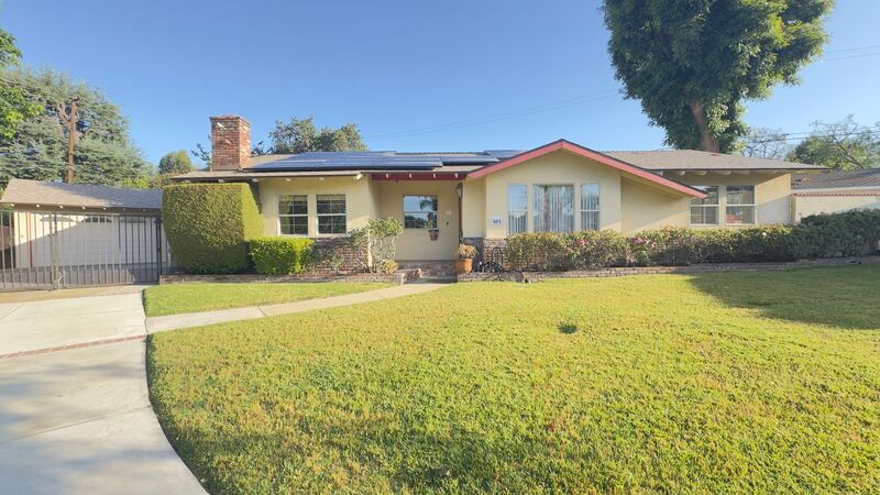 Glendora House: 403 Lupin Ln
