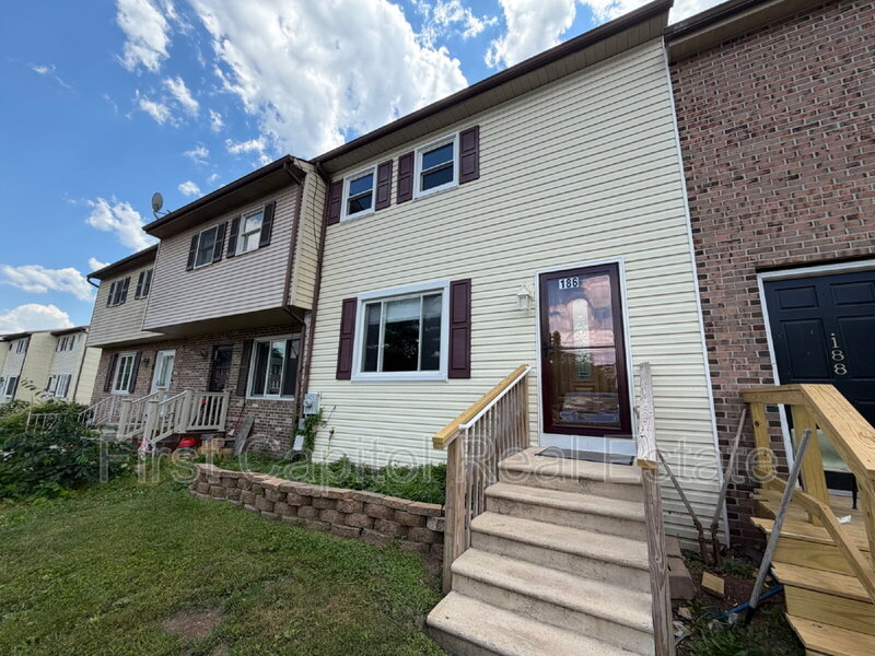 Etters Townhome: 186 White Dogwood Dr