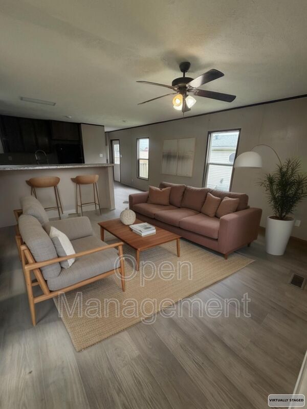 Springfield House: 4950 West Farm Road 156
