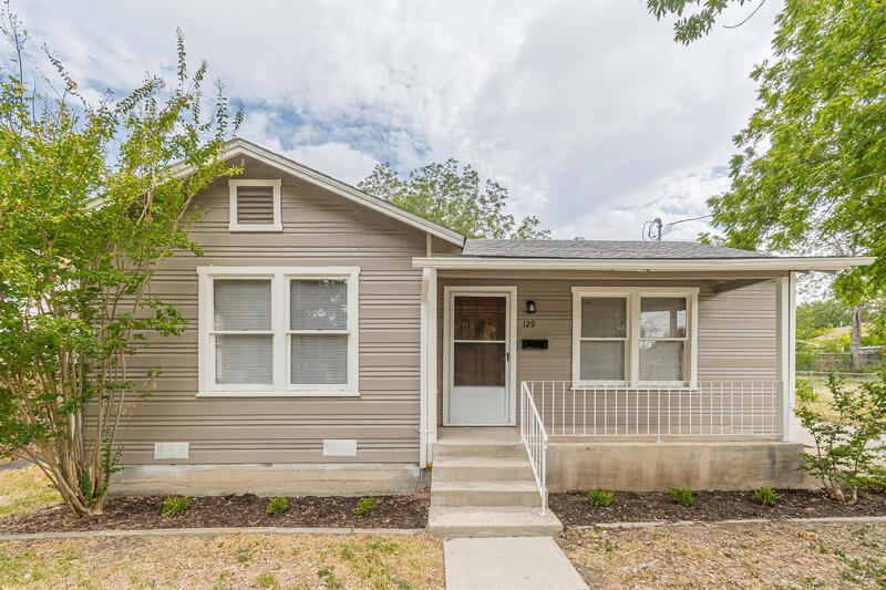 San Antonio House: 129 Koehler Court