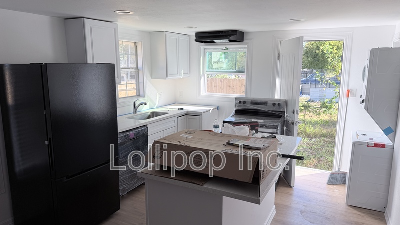 Houston House: 2617 Sam Wilson St