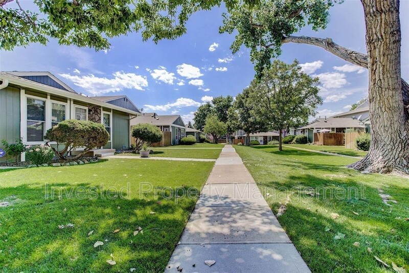 Aurora Condo: 9901 E Evans Ave