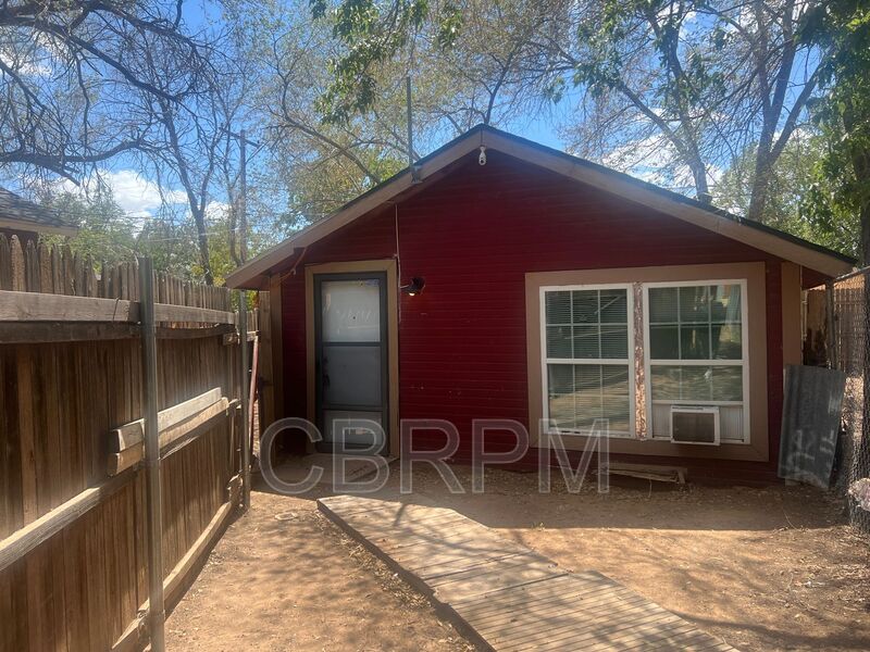 Lubbock House: 2117 15th