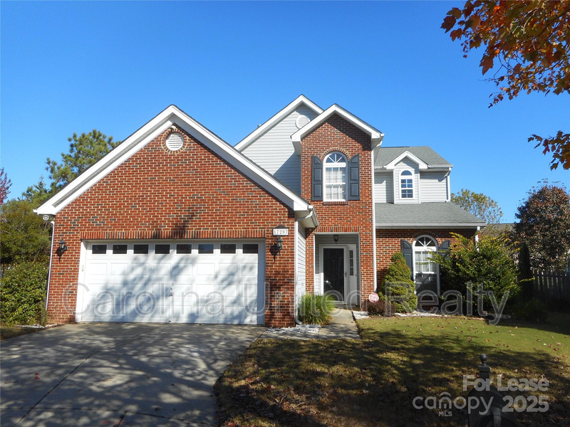 Charlotte House: 17207 Overstone Ct