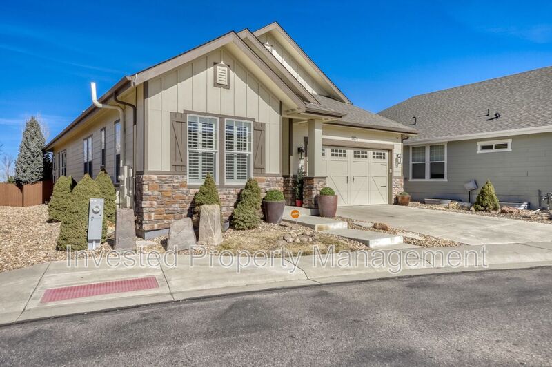 Parker House: 6601 Pinery Villa Place