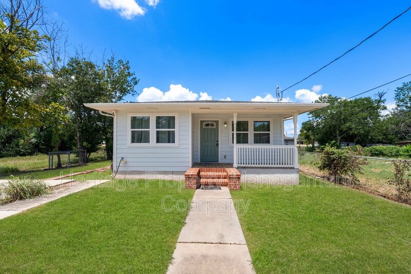 Seguin House: 908 Liberty Avenue