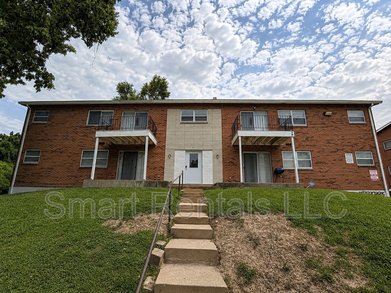 Jennings Condo: 2601 Tyrell Drive