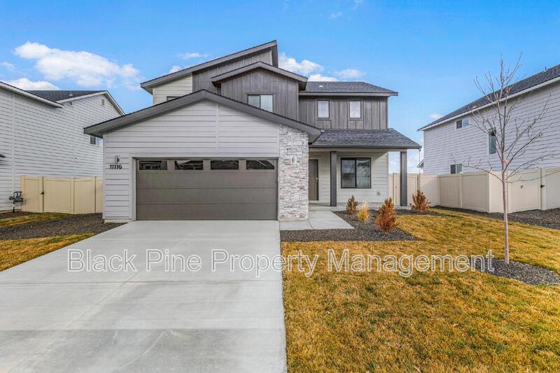 Star House: 11116 West Langit Street