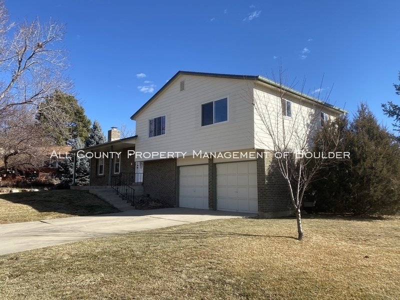 Boulder House: 4786 Essex Circle