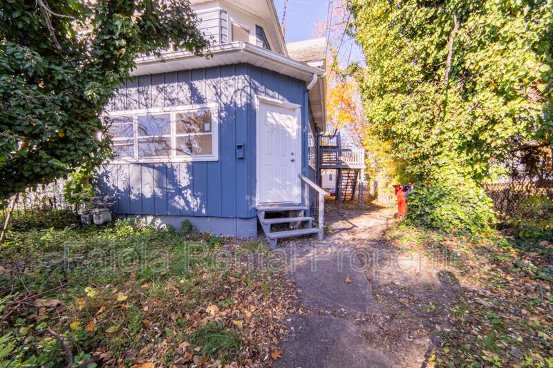 Bridgeton Condo: 573 East Commerce Street - 1