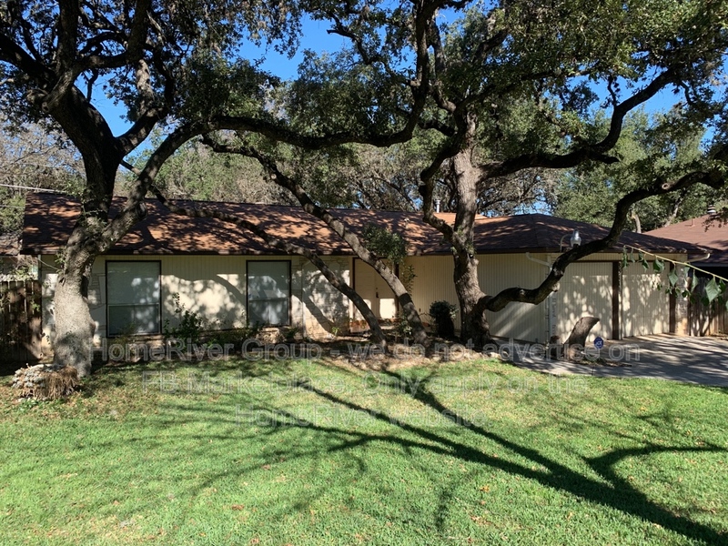 San Antonio House: 8311 Timber Glen St