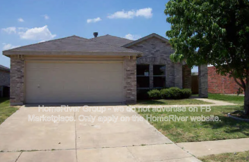 Fort Worth House: 4261 Meadowknoll Dr