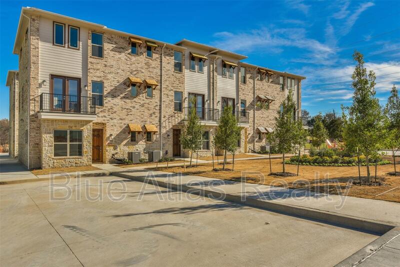 Richardson Townhome: 736 North Plano Road