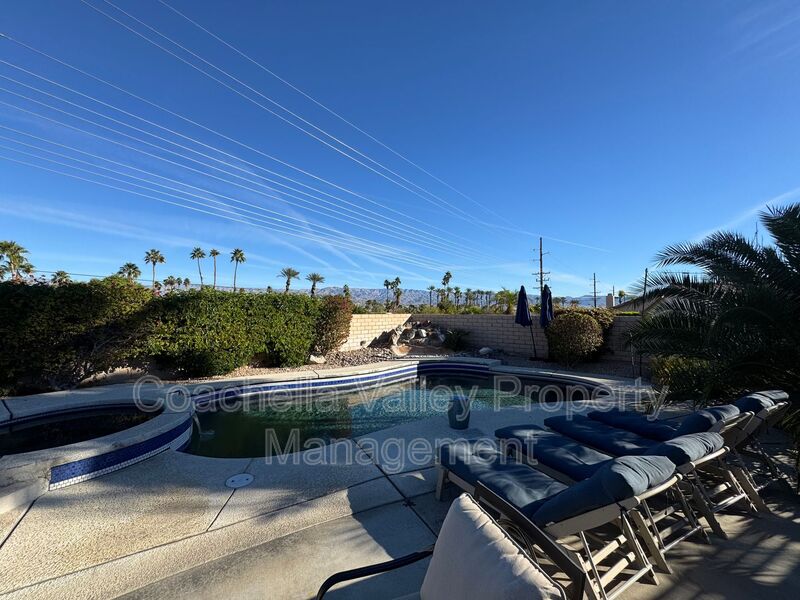 La Quinta House: 44060 Dalea Ct