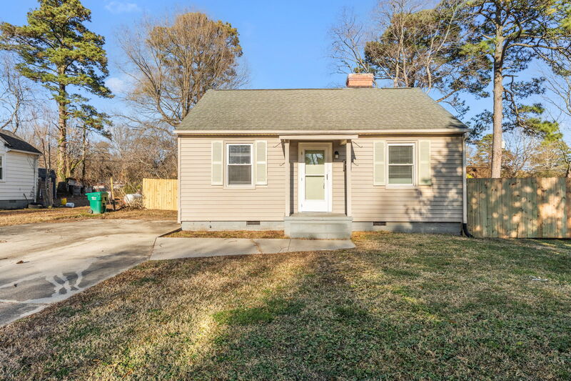 Sandston House: 108 East Magruder Street