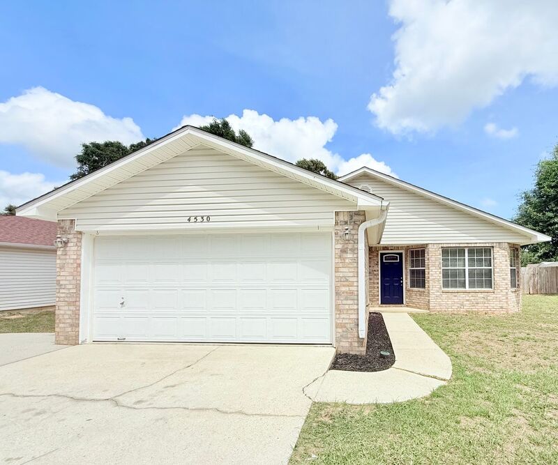 Milton House: 4530 Chantilly Way