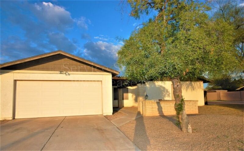 Mesa House: 2166 E Diamond Ave