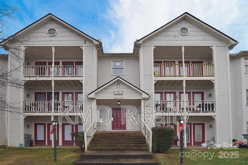 Charlotte Condo: 6120 Meadow Rose Lane