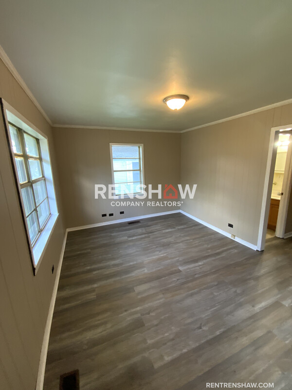 Dyersburg House: 1528 Ewell Ave
