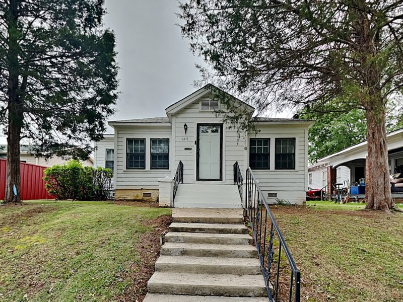 Bessemer House: 1317 5th Ave N