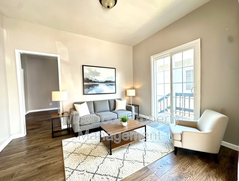 Los Angeles Condo: 155 W 43rd Street