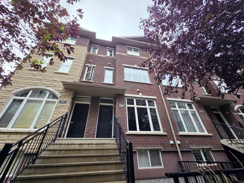 Edmonton Townhome: 1623 Cunningham Way Southwest