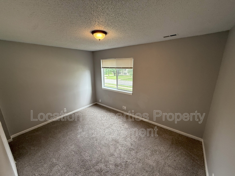 501 Colorado Street, Lawrence, Kansas rental photo 15 of 15