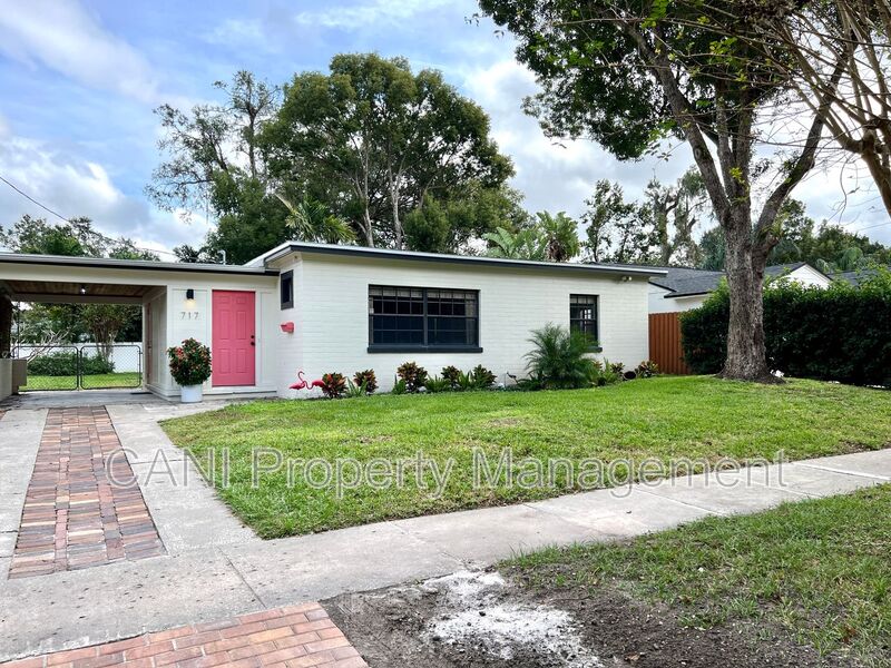 Orlando House: 717 South Hampton Avenue