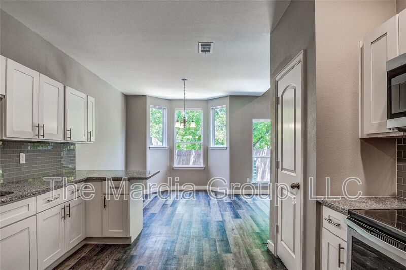 Garland House: 3266 Wexford Dr