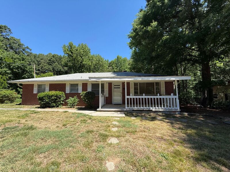 Durham House: 2801 Ashe St.