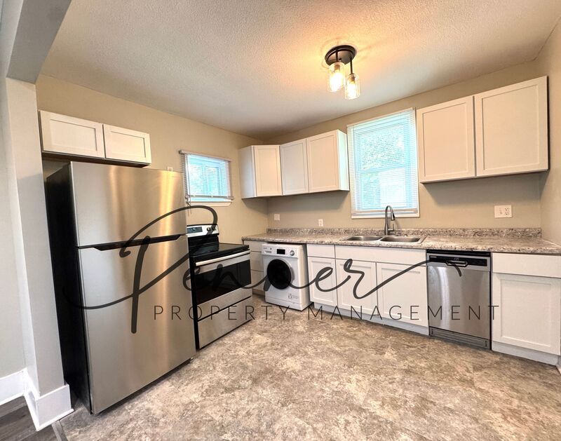 INDEPENDENCE House: 2406 S LEE'S SUMMIT RD